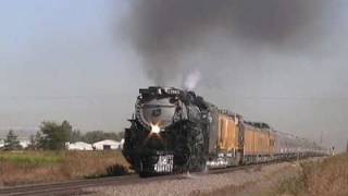 UP Challenger 3985 amp Ringling Blue Unit Circus Train 92810 [upl. by Ariak]