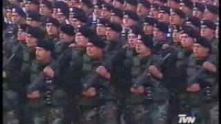 Comandos Entonan Los Viejos Estandartes En Parada Militar 2001 [upl. by Dyson325]