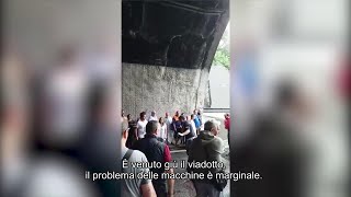 Genova crolla ponte Morandi La lucidità del poliziotto quotPrima la vita e poi le autoquot [upl. by Rennie70]