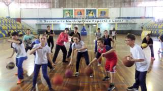 Iniciação ao Basquetebol  Posicionamento Defensivo Manejo de Bola Cultura de Corpo e Drible [upl. by Rasla]