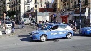 Napoli rapinatore 17enne ucciso dalla polizia in conflitto a fuoco [upl. by Richela439]