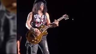 Slash Amazing Guitar Solo Live from Auckland New Zealand [upl. by Ynnor]