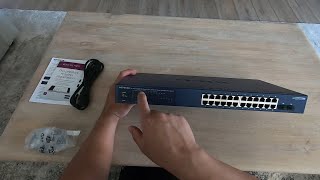 NETGEAR GS724TPP 24 Port POE Smart Ethernet Switch Unboxing [upl. by Lanny]