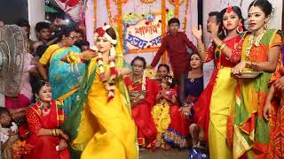 হলুদ সন্ধ্যায় বউ এর অসাধারণ নাচ biye barir dance  Rafin Ahmed [upl. by Illa]