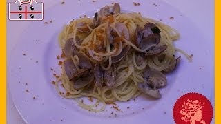 Spaghetti con arselle e bottarga [upl. by Ymmat584]