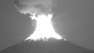 Eruption of Popocatépetl volcano 18 April 2016 [upl. by Quackenbush1]