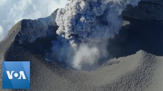 Mexican Popocatepetl Volcano Spews Ash  VOA News [upl. by Onaireves197]