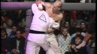 Royce Gracie vs Gerard Gordeau 1993 [upl. by Terencio666]