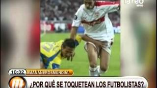 ¿Por qué los jugadores de fútbol se toquetean [upl. by Reamonn]