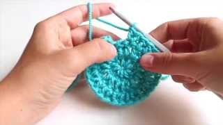 How to Crochet a Baby Blanket  Linda Sabanita Tejida en Crochet con Flores y Listón o Lazo 🎀 👶 🍼 [upl. by Ruosnam]