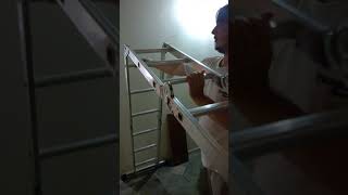 Abrir y cerrar escalera plegable de aluminio en menos de 1 minuto [upl. by Amsed]