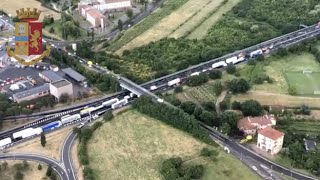 Incidente sulla A1 ad Arezzo 4 morti il video dall’alto [upl. by Harwill]