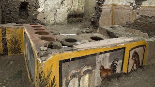 A Pompéi un thermopolium dans un état de conservation exceptionnel [upl. by Czarra]