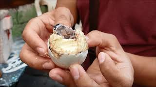 Comiendo embrión de pato Balot o Balut en Filipinas [upl. by Derte]