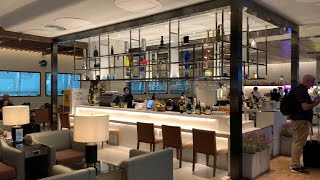 REVIEW Singapore Airlines SilverKris Lounge Bangkok Suvarnabhumi Airport [upl. by Ettelorahc]