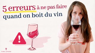 Les 5 ERREURS À NE PAS FAIRE quand on boit du vin  mal tenir son verre servir le vin trop froid [upl. by Margalit321]